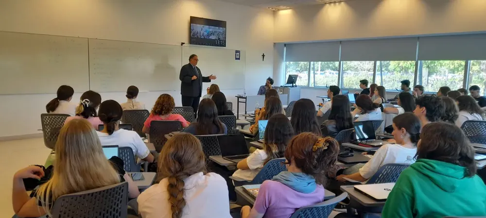 Benjamín Fernández Bogado en encuentro sobre la radio 