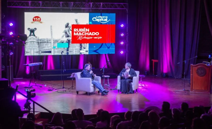 Artistas locales en la Velada de Gala por el 158 aniversario de Rawson (7)