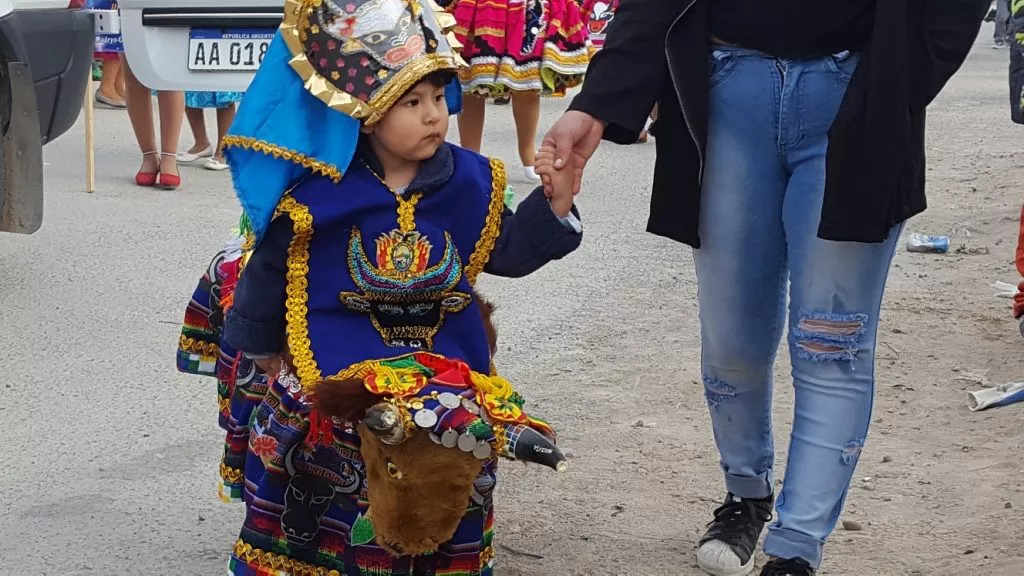 BOLIVIANOS CELEBRARON A LA VIRGEN DE COPACABANA EN MADRYN