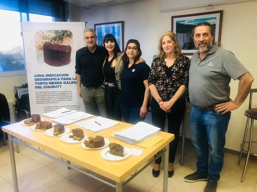 Indicación Geográfica para la Torta Negra Galesa Indicación Geográfica para la Torta Negra Galesa Indicación Geográfica para la Torta Negra Galesa