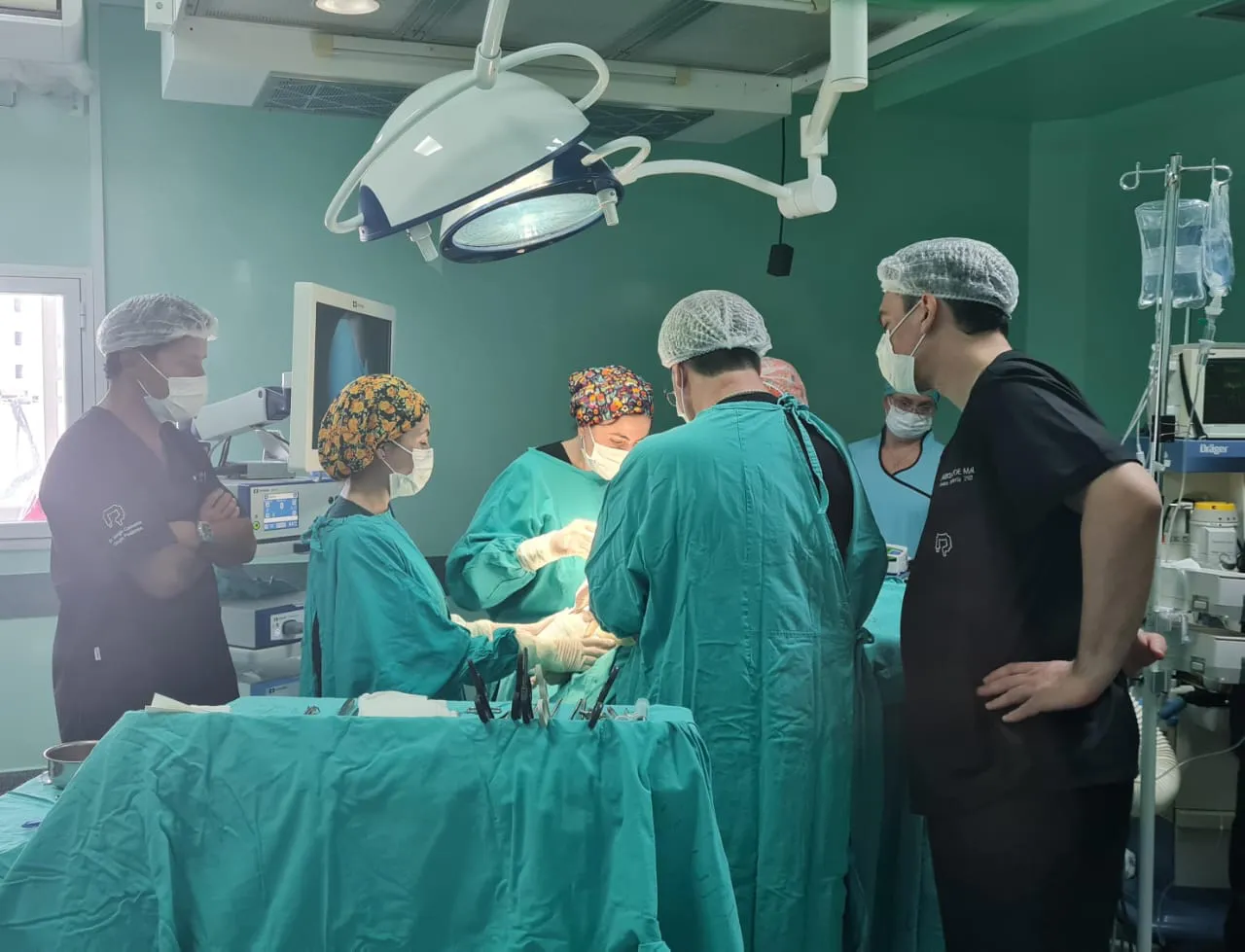 Se realizo cirujia en Comodoro Rivadavia con transmicion en vivo