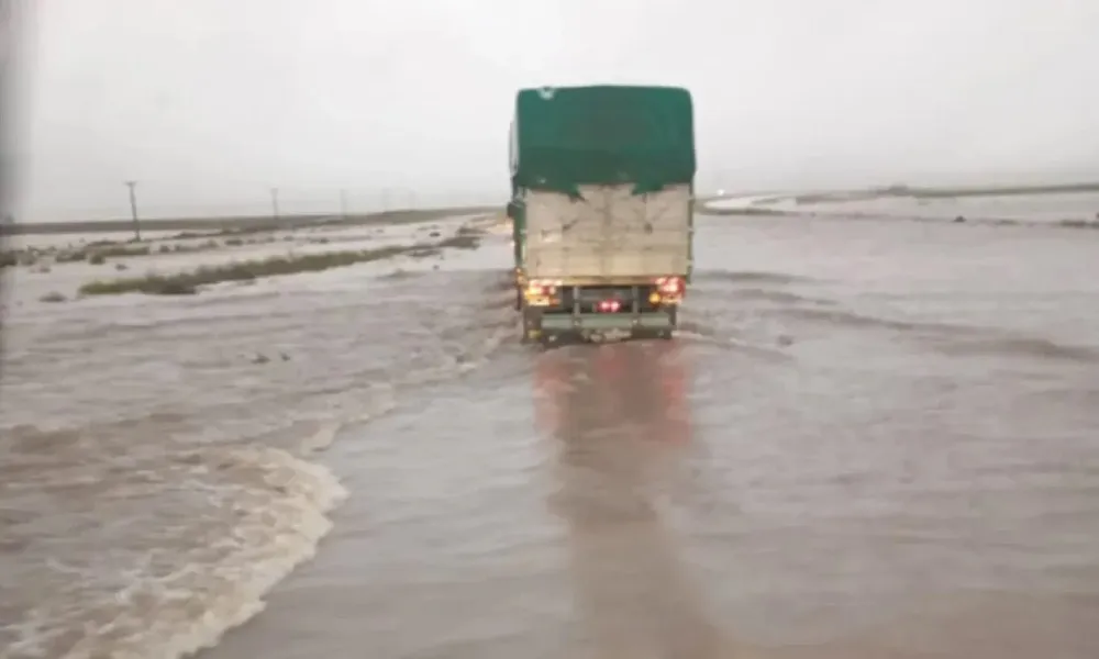 Rutas cortadas y con restricciones por el temporal en Bahía Blanca (Foto: La Nueva)