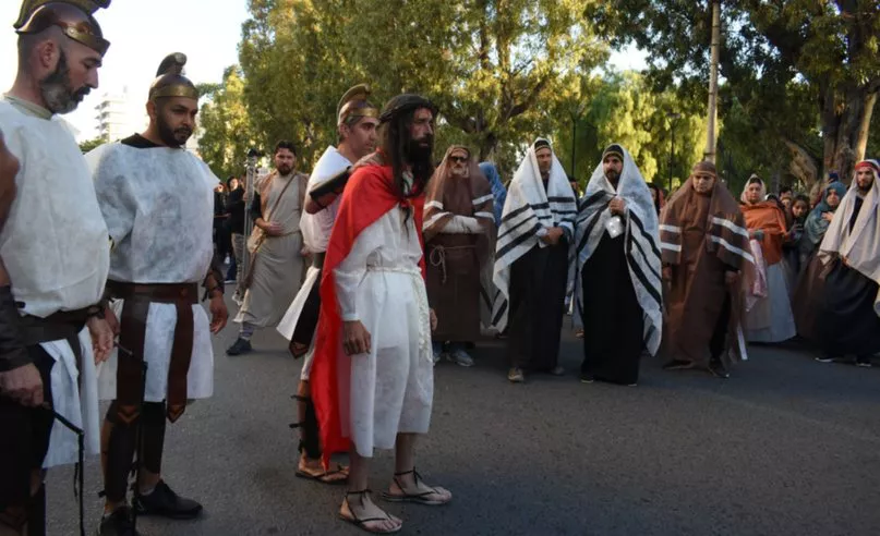Procesi贸n Via Crucis. Ph. Diario El Chubut