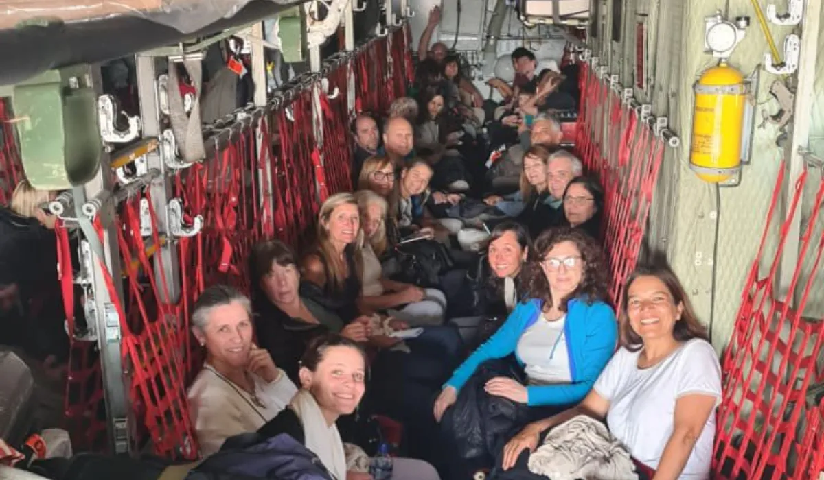 Primer Contingente De Argentinos Evacuados Desde Israel 