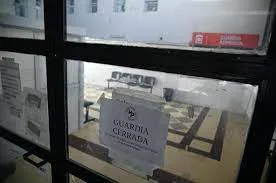 Cartel de "Guardia Cerrada" en el hospital provincial