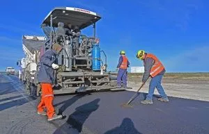 ARCIONI ADELANTÓ QUE "LA AUTOVÍA TRELEW-PUERTO MADRYN SE INAUGURA EN SEPTIEMBRE"