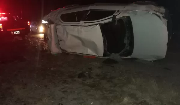Vuelco ruta 7 cerca de Rawson 1
