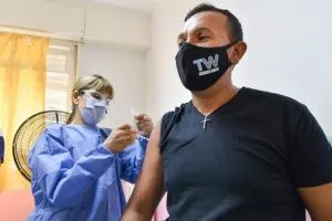 Maderna se vacunó contra el Covid-19