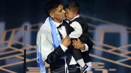 EL HINCHA DE COLÓN TAMBIÉN GANÓ EL PREMIO THE BEST
