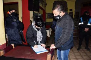 CONTROLES Y CLAUSURAS