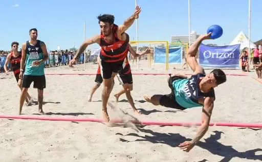 ARRANCA UN EVENTO IMPORTANTE DE BEACH HANDBALL