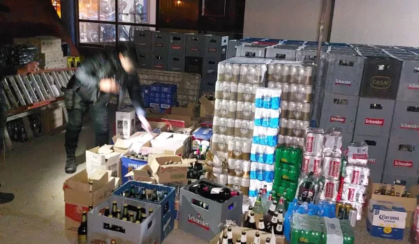 Decomiso de alcohol clandestino Trelew 1