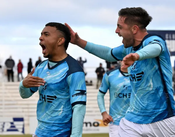 BROWN LE GANÓ A TRISTÁN Y SALIÓ DEL FONDO
