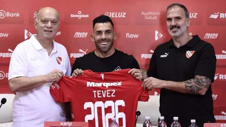 TÉVEZ EXTENDIÓ SU VÍNCULO CON EL ROJO