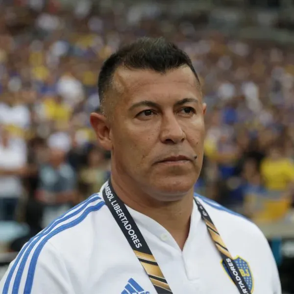JORGE ALMIRÓN DIÓ UN PASO AL COSTADO EN BOCA