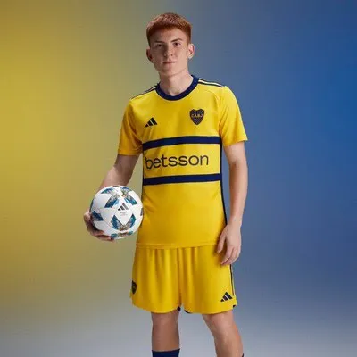 BOCA LANZÓ UNA NUEVA CAMISETA ALTERNATIVA