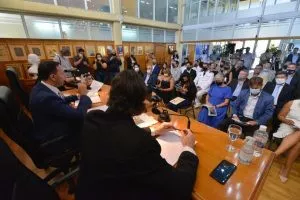 MADERNA ABRIO PERIODO DE SESIONES