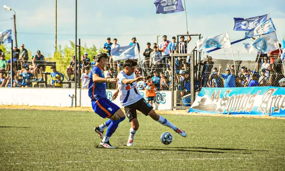 El Azzurro venció 2-1 al CEC en Trelew y se clasificó al Repechaje