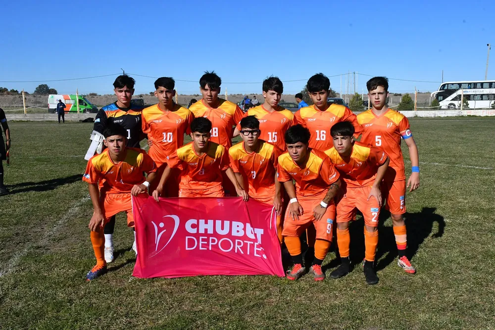 La delegación provincial tuvo un estreno fuerte en atletismo, vóley, handball y fútbol. 3