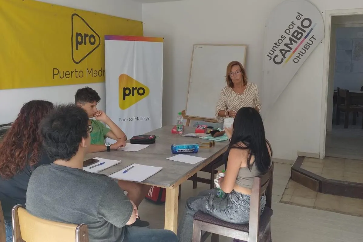 CLASES DE APOYO DE INGLÉS Y COLECTA SOLIDARIA