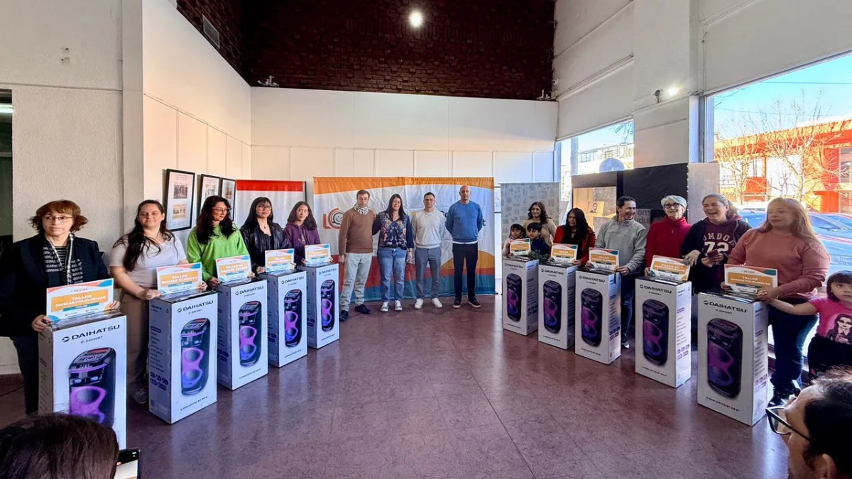 Lotería entregó equipamiento 