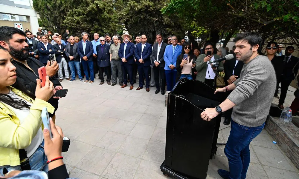 Acto por el Día del Petróleo en Comodoro