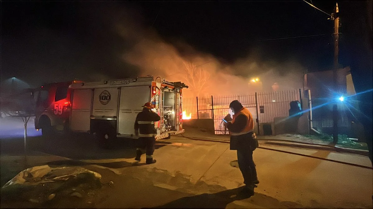 Incendio en Comodoro. Foto Del Mar Digital