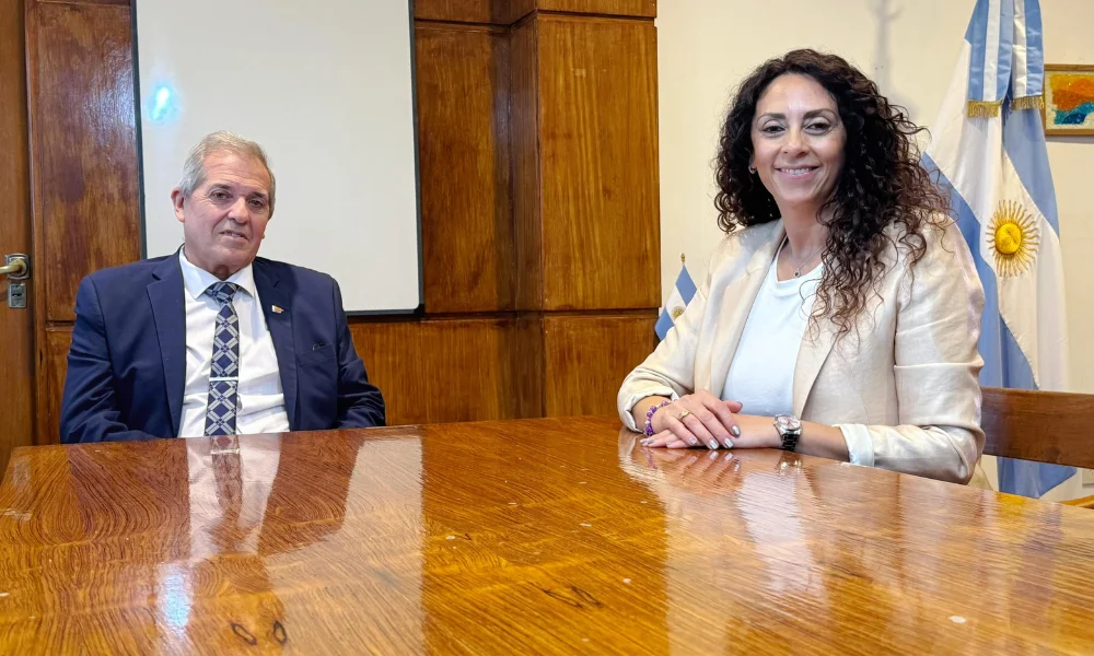 El Ministro de educación Punta y Claudia Loyola