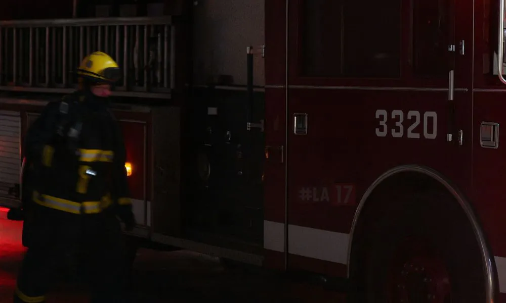 Bombero acudiendo a un Incendio en La Pampa imagen ilustrativa
