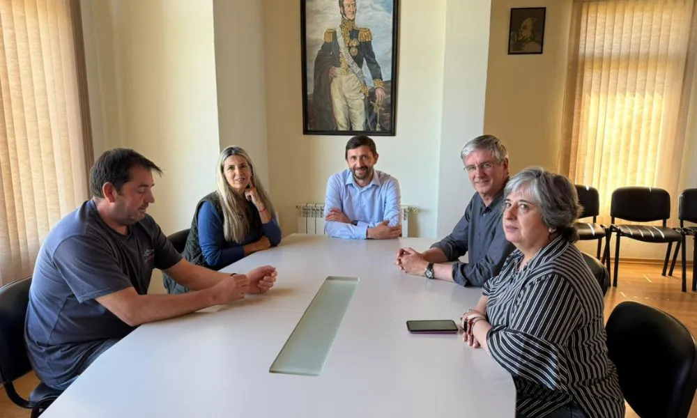 Ingram se reunió con Ongarato y Caminoa