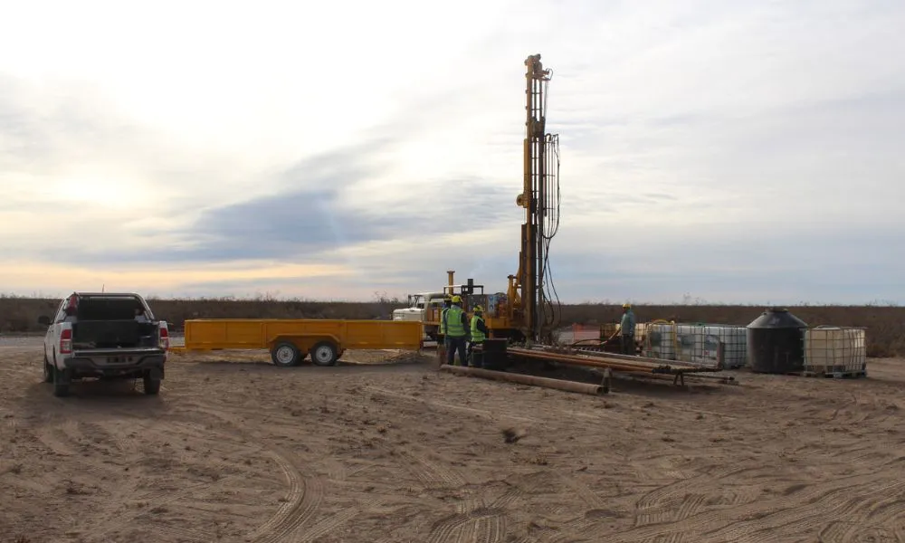 Traslado de equipos desde el Valle para realizar nuevas perforaciones