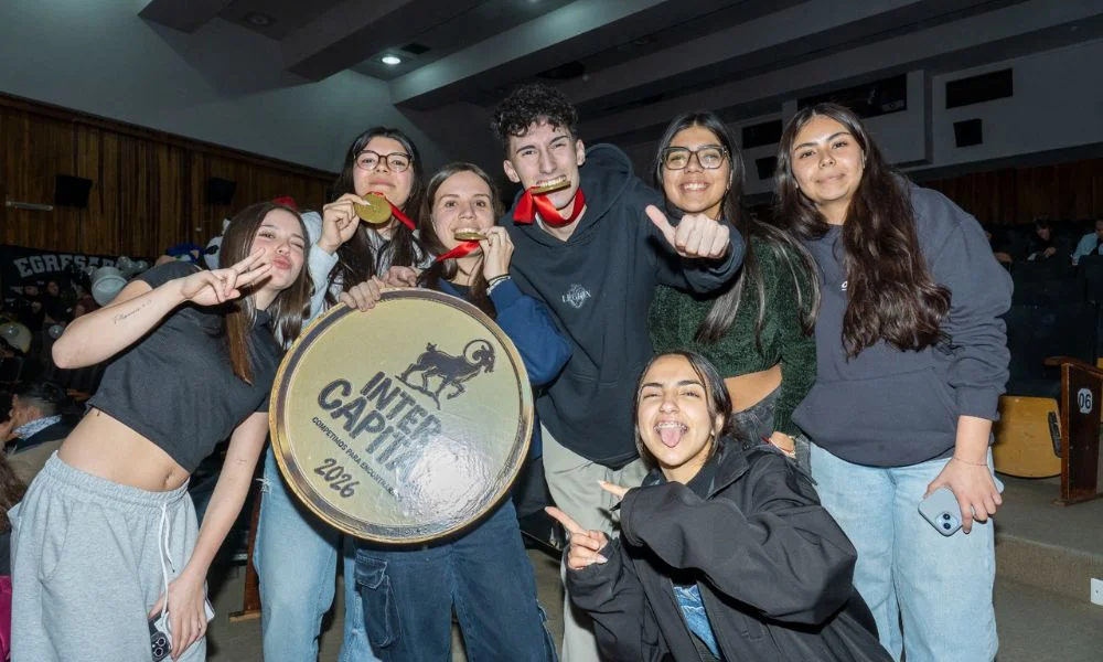 Alumnos de la Escuela 702