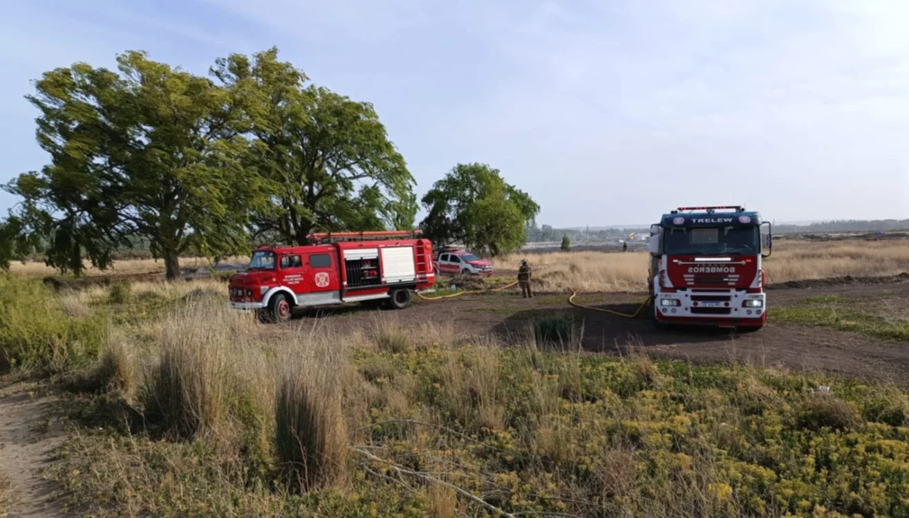 Incendio zona de chacras Trelew 1
