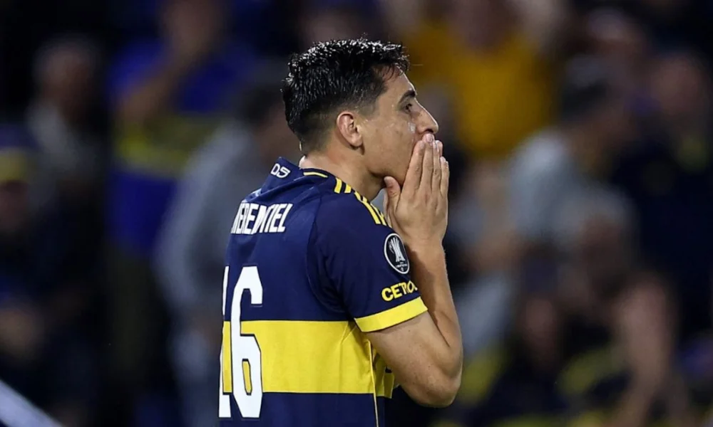 El delantero uruguayo sufrió una lesión en el sóleo y quedó bajo observación médica.