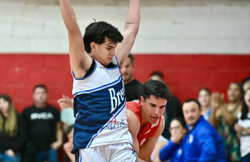 Huracán y Guillermo Brown esta noche por el cuarto juego