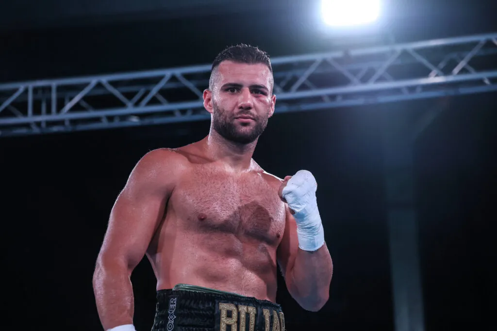Bujar Tahiri espera su primera aparición en el ring en Madrid.