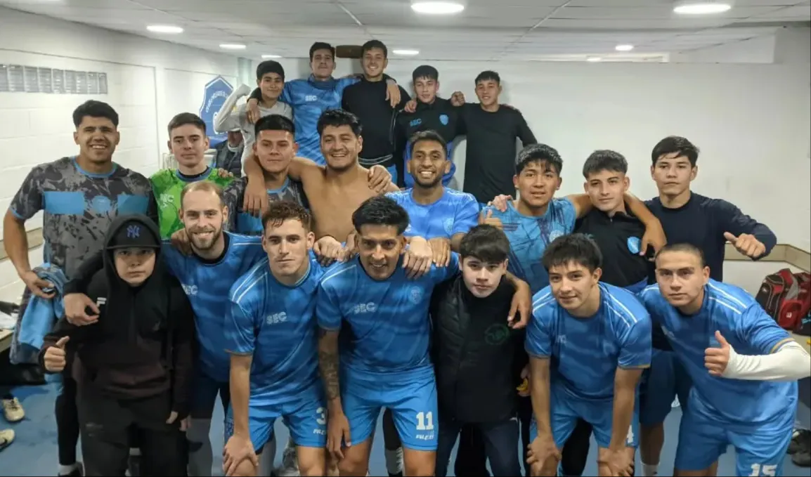 CEC ganó, pero Gaiman goleó y sigue al acecho