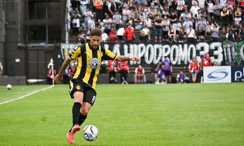 Deportivo Madryn contra Gimnasia de Mendoza Foto oficial X Dportivo Madryn 05