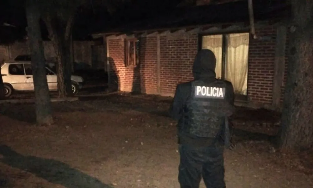 Quiso ingresar por la fuerza a la casa de su madre