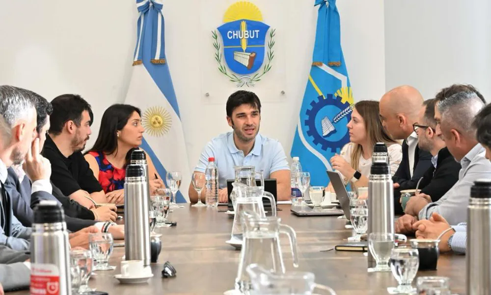 Ignacio Torres reunido con el Gabinete
