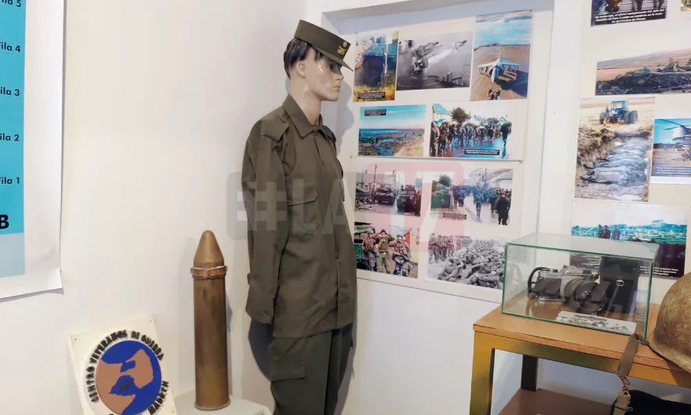 La17 en el Museo de Malvinas en del Centro de Veteranos Madryn 10