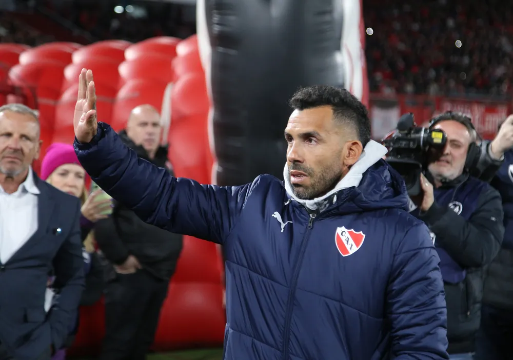 TÉVEZ QUIERE A 3 EXCOMPAÑEROS QUE TUVO EN BOCA