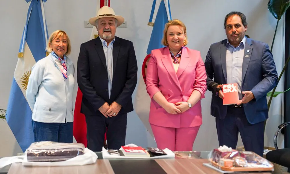 comodoro polonia