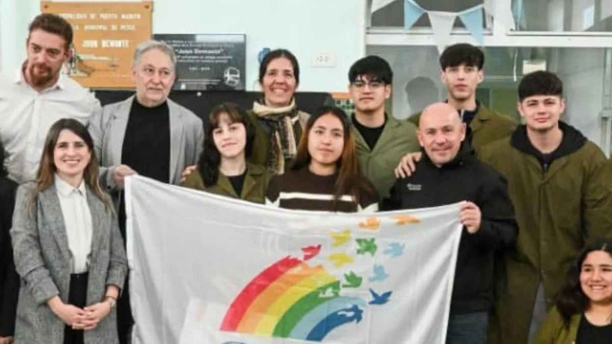 Sastre acompaño a los alumnos de la Escuela de Pesca