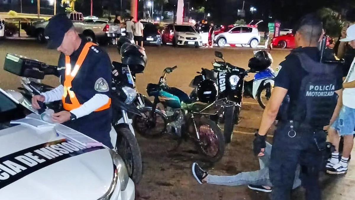 Retienen motos en controles