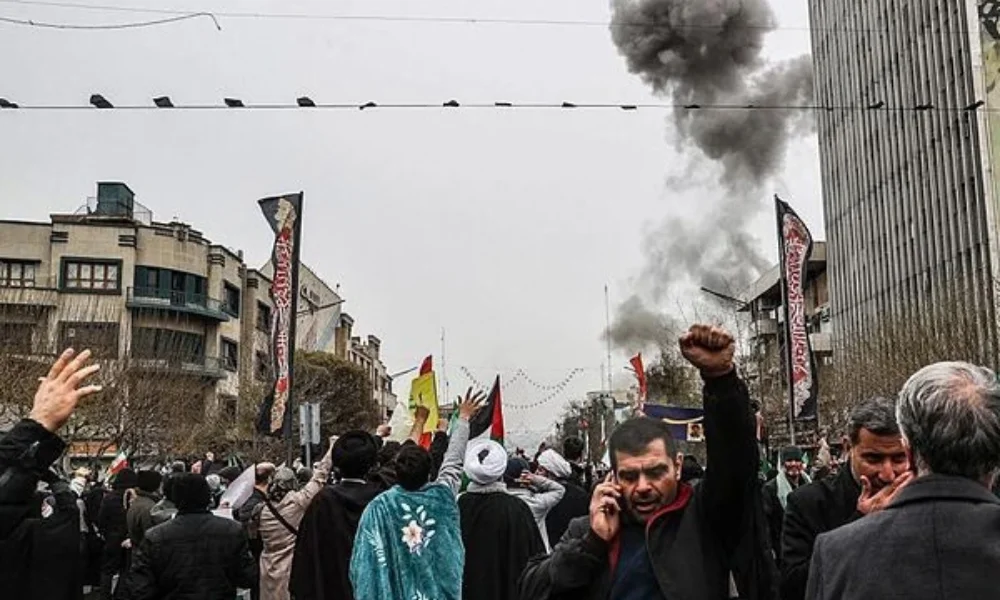 Los bombardeos alcanzaron instalaciones productivas ubicadas en el área conocida como Jey Industrial Town.