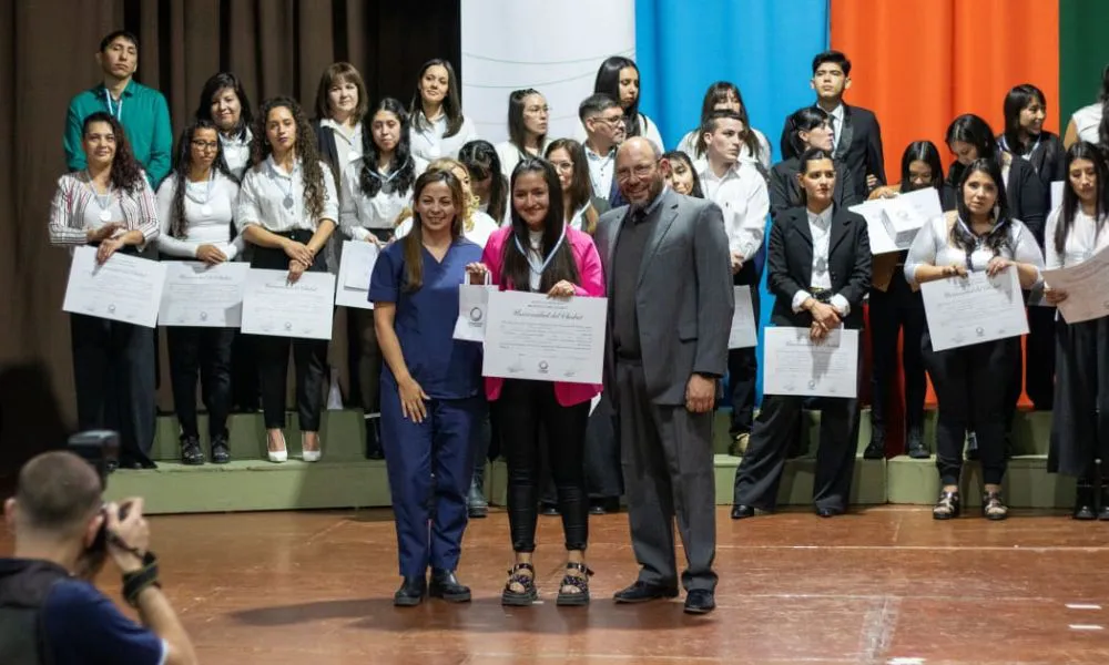 Colación de grado en la Universidad del Chubut