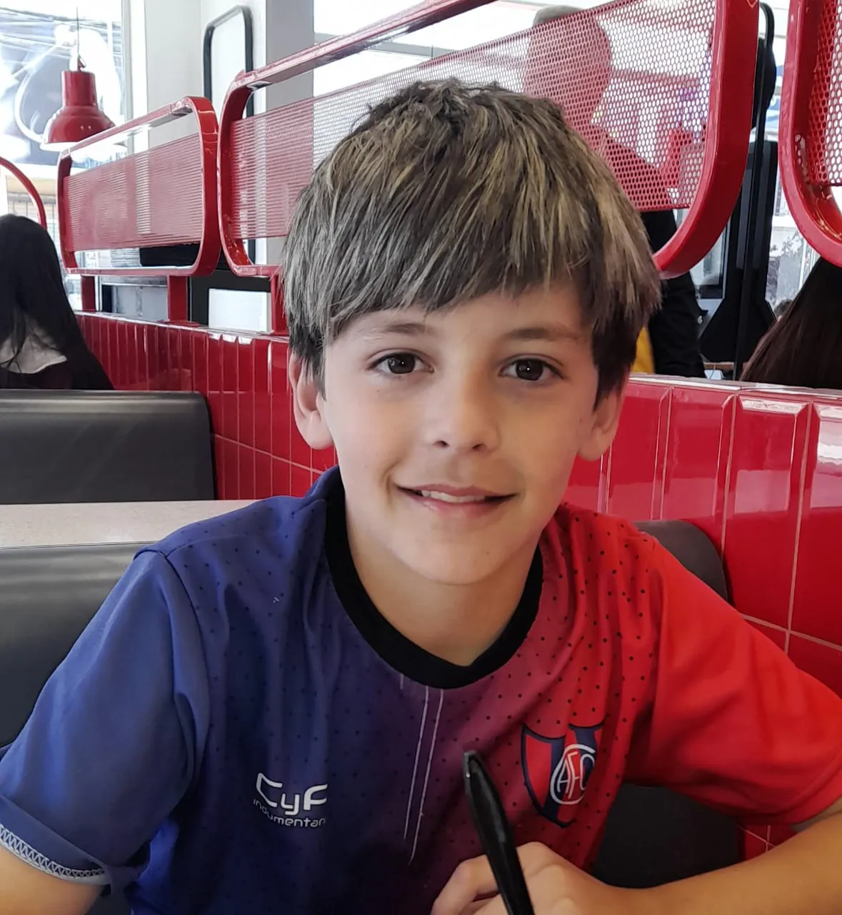 DE SIERRA GRANDE A ARGENTINOS JUNIORS
