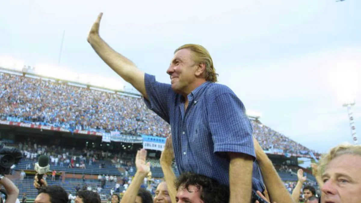 mostaza-merlo-celebra-el-titulo-de-62TIO4NG4ZCMLH5KRTAB42VUYQ.jpg