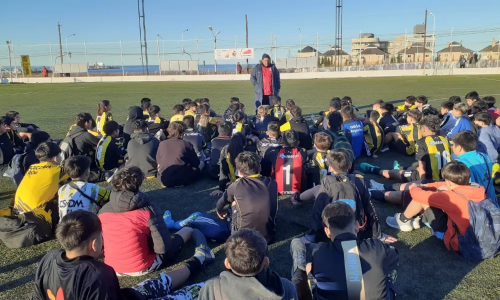 El ciclón prueba jugadores en el ciclón